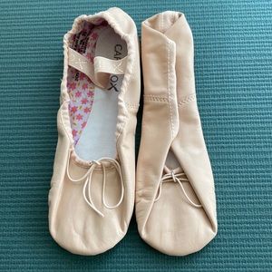 Capezio Daisy ballet shoes size 6.5 M